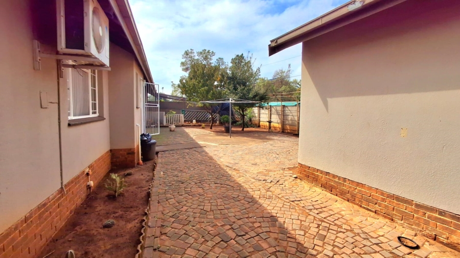 4 Bedroom Property for Sale in Vaalpark Free State
